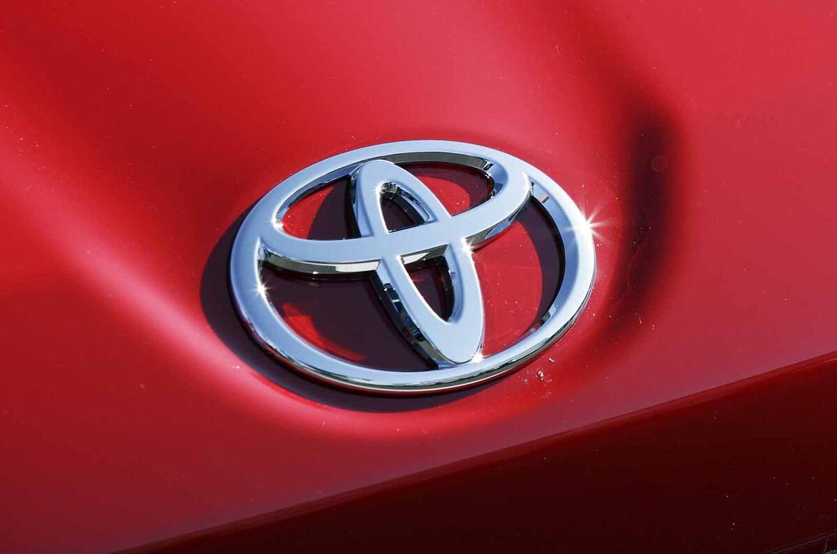 Toyota faces billion-dollar US settlement over acceleration defects