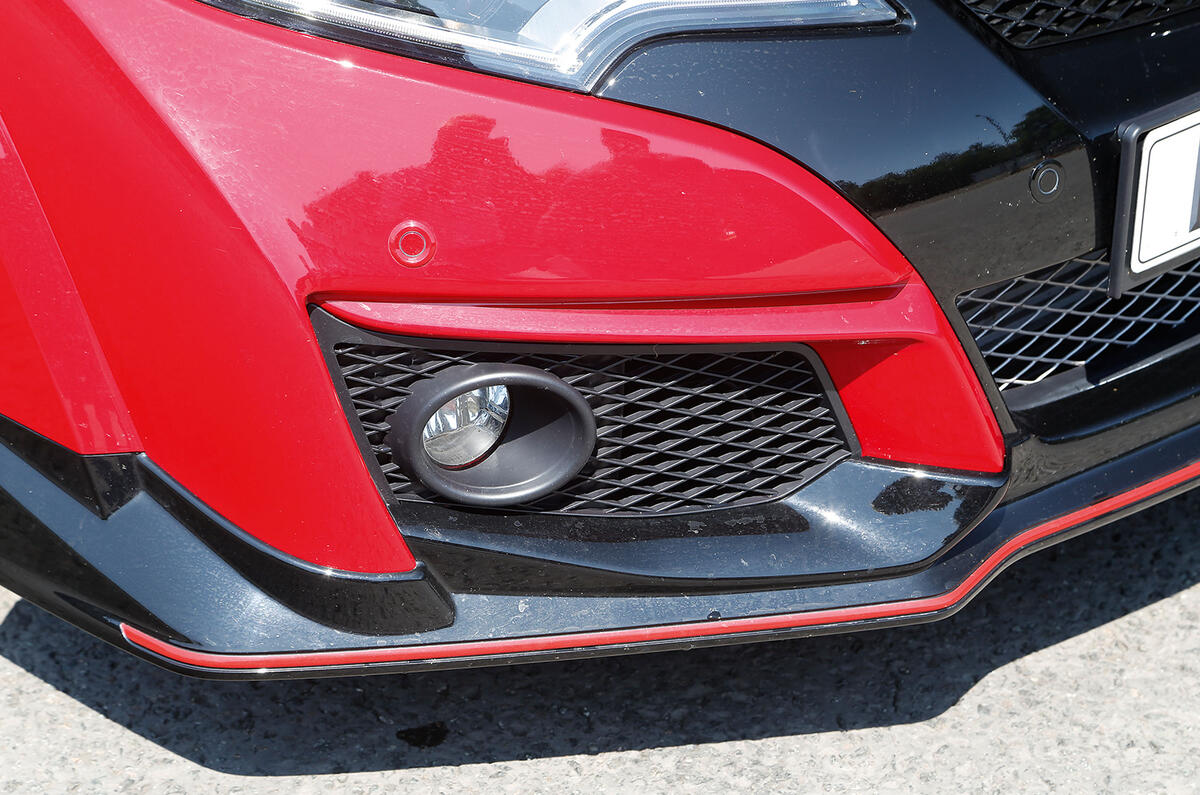 Honda Civic Type-R foglights