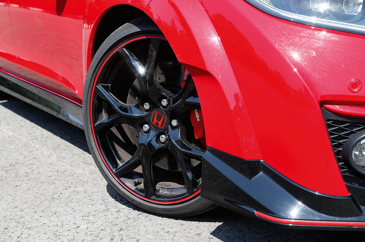Honda Civic Type-R 19in alloys
