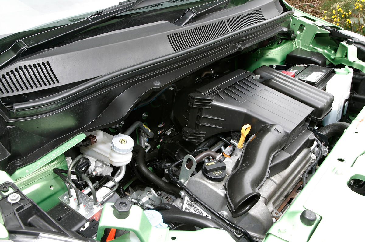 The engine offers a disappointing amount of poke Vauxhall Agila engine bay