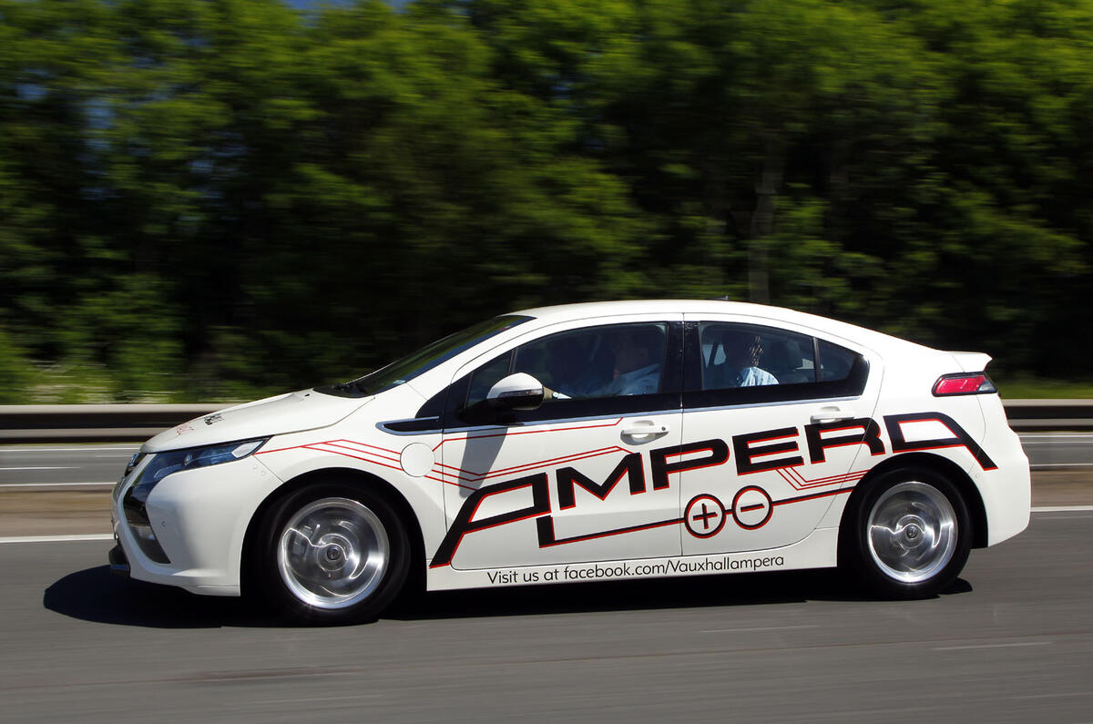 Vauxhall Ampera hits UK roads