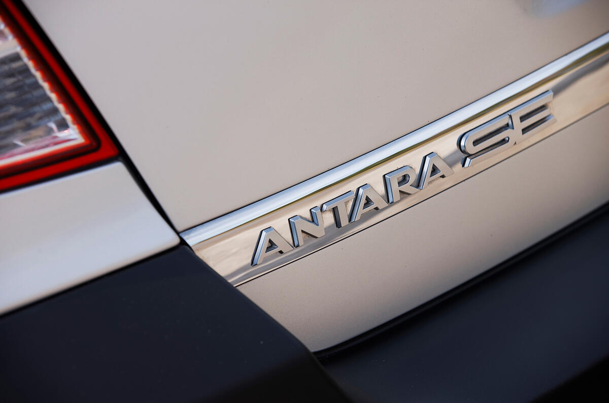Vauxhall Antara badging