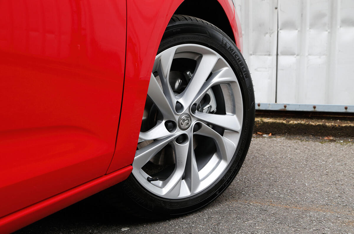 17in Vauxhall Astra alloy wheels