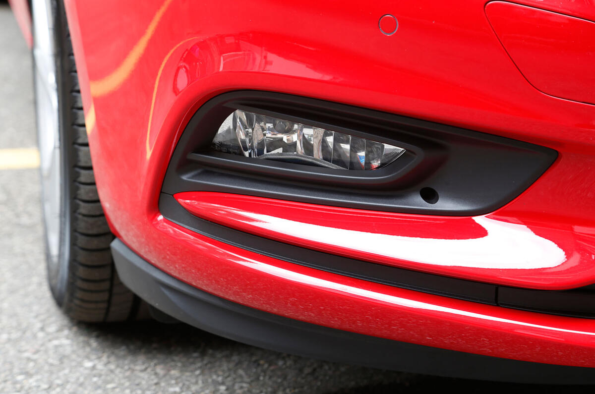 Vauxhall Astra foglights