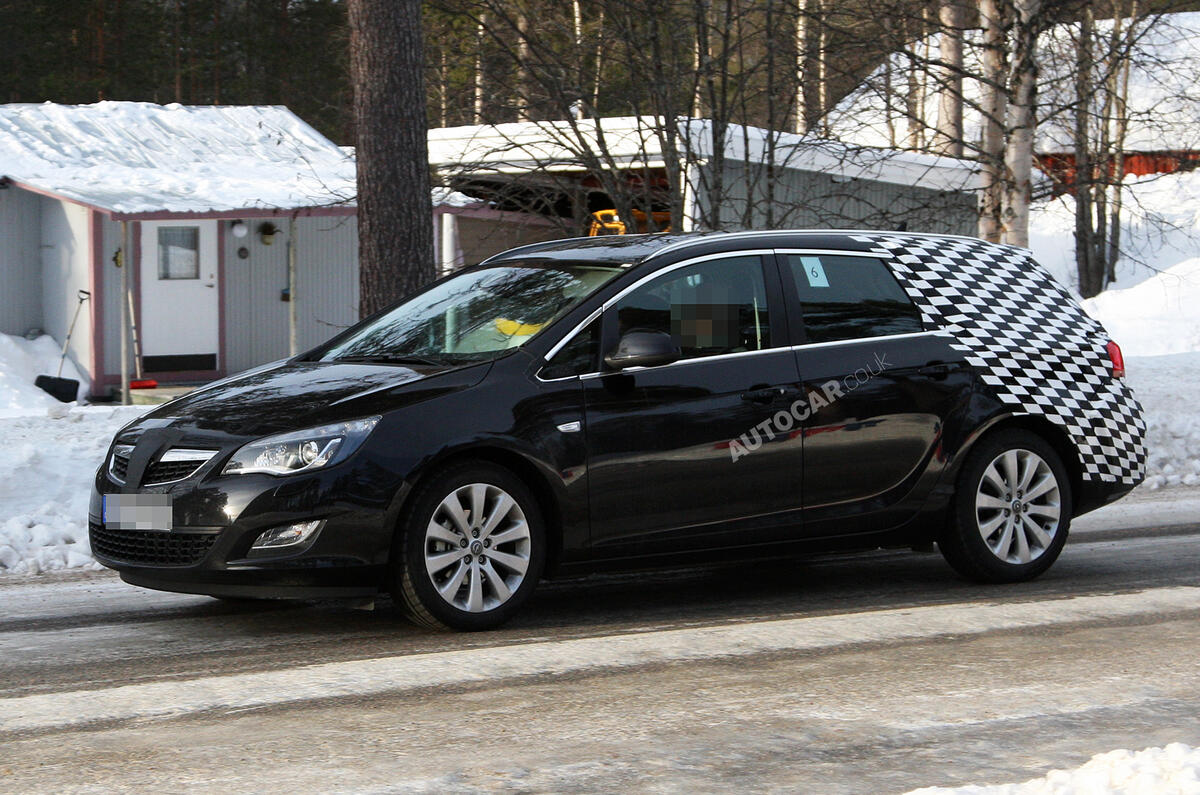 New Vauxhall Astra ST spied