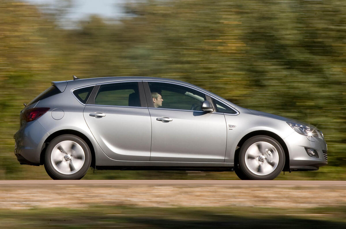 Despite offering an improved interior feel, weight is only marginally increased over the model it replaced Vauxhall Astra side profile