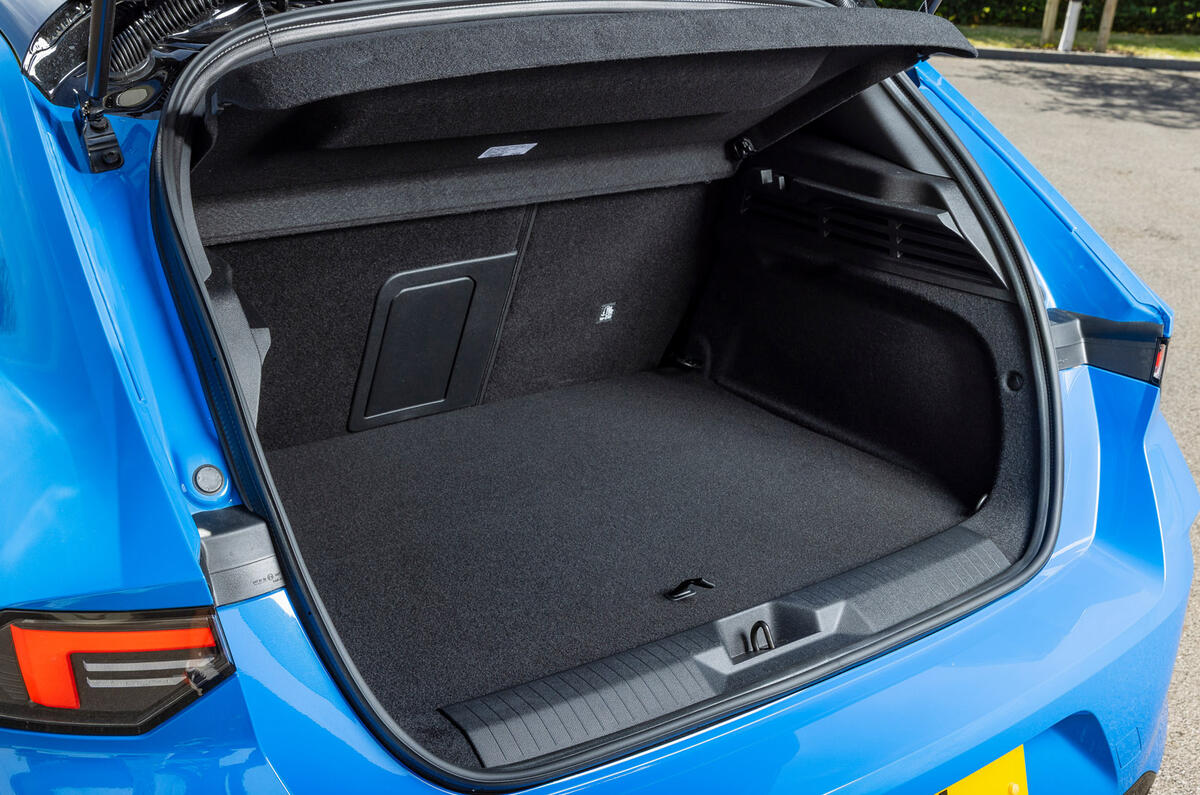 Vauxhall Astra review 2026 015