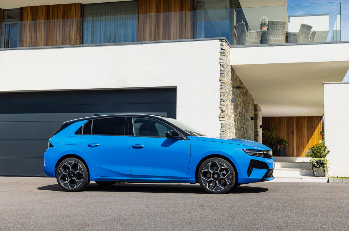 Vauxhall Astra review 2026 018