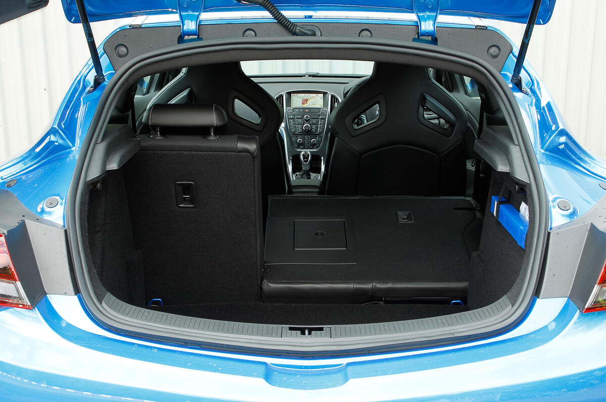 Vauxhall GTC VXR boot space