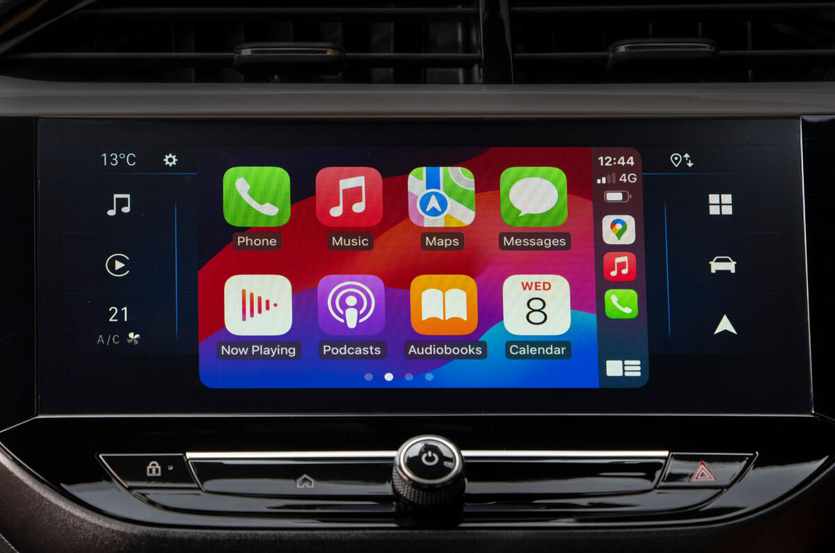 vauxhall corsa review 2023 14 carplay
