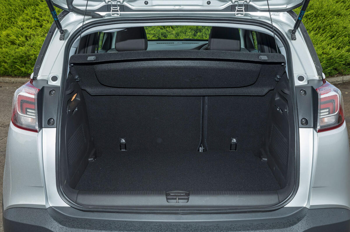 Vauxhall Crossland X boot space