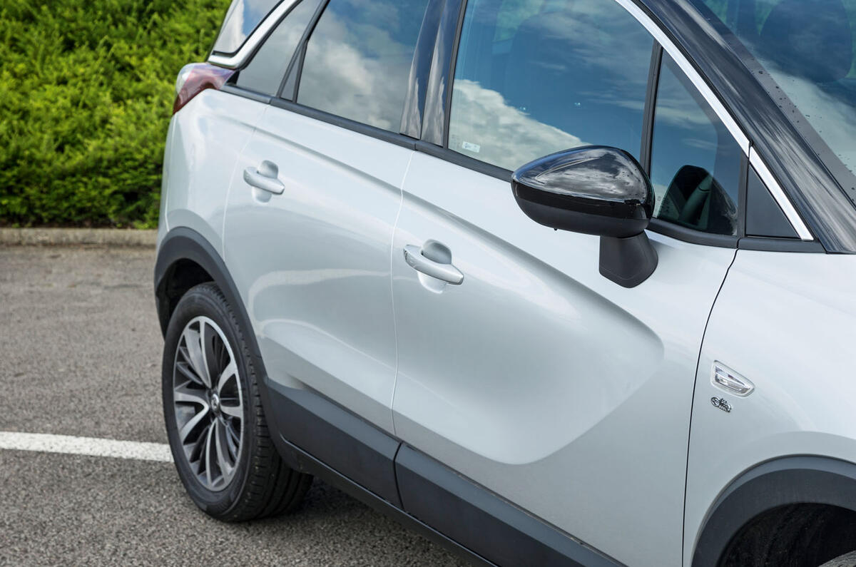 Vauxhall Crossland X side panel