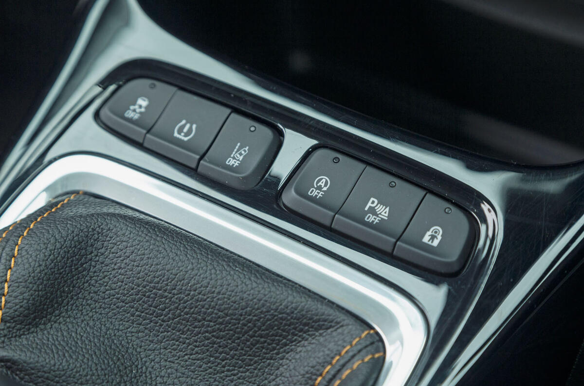 Vauxhall Crossland X switchgear