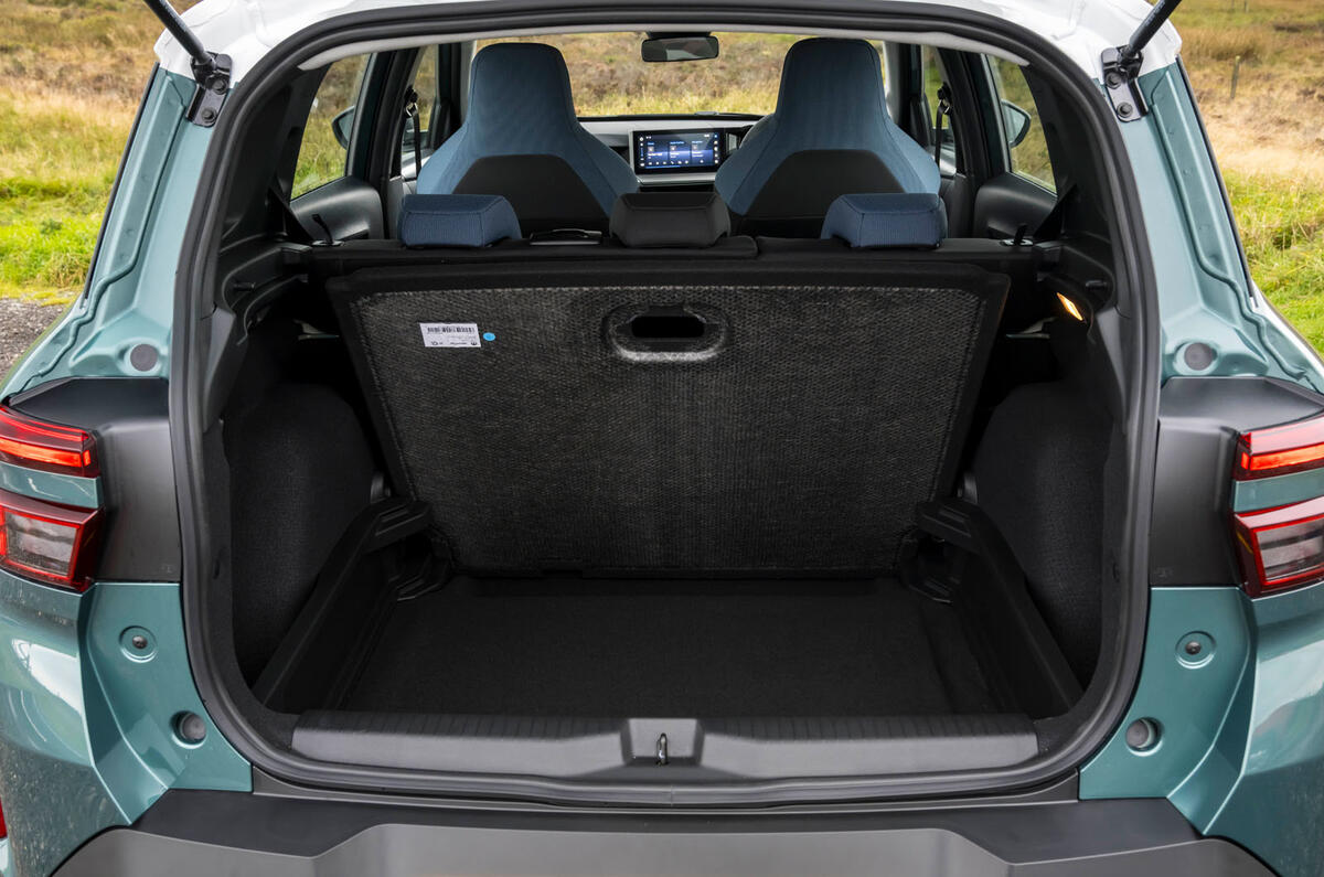 Vauxhall Frontera Hybrid boot