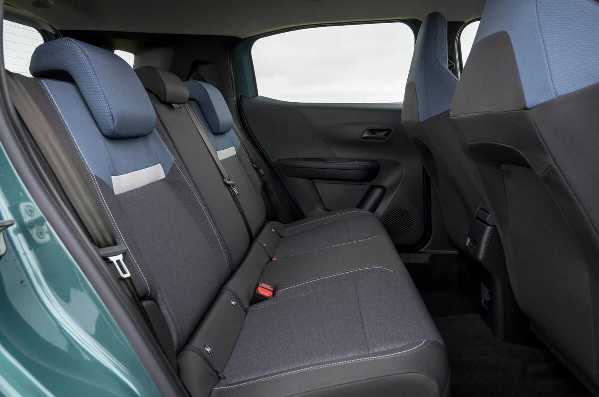 Vauxhall Frontera Hybrid rear seats