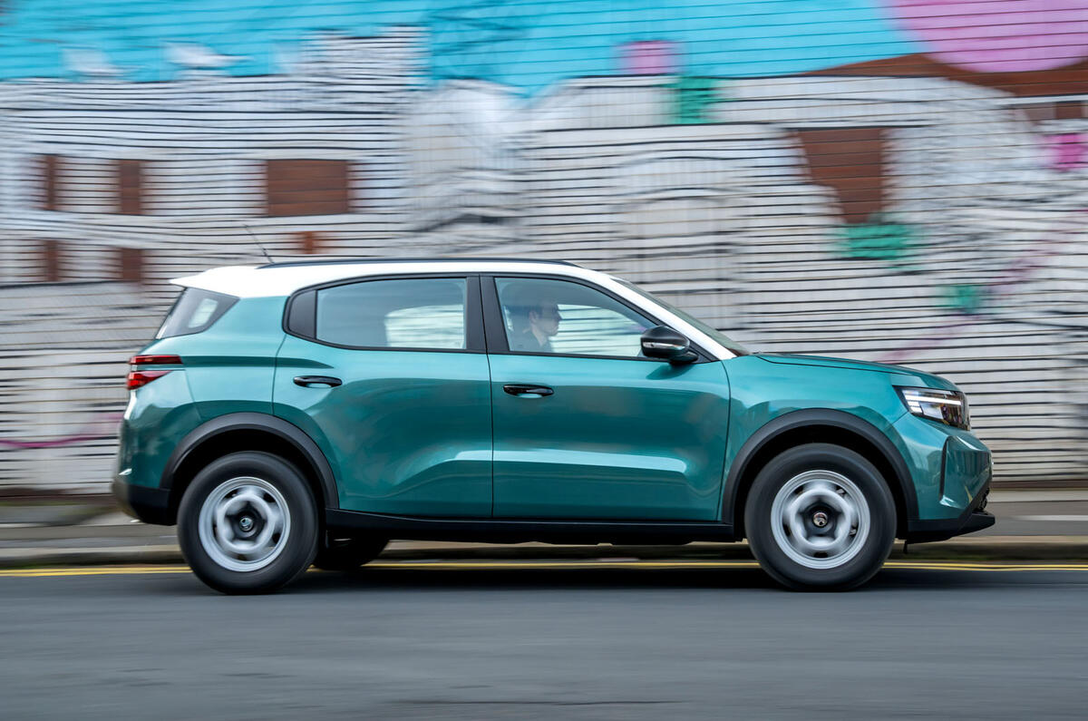 Vauxhall Frontera Hybrid side tracking