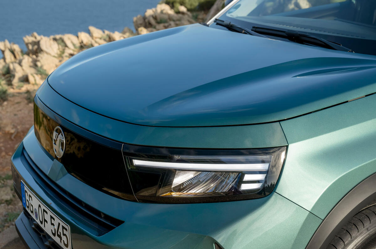 Vauxhall Frontera review 2024 04 lights Vauxhall Frontera review 2024 04 lights