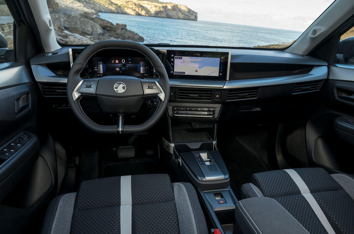 Vauxhall Frontera review 2024 08 dash Vauxhall Frontera review 2024 08 dash
