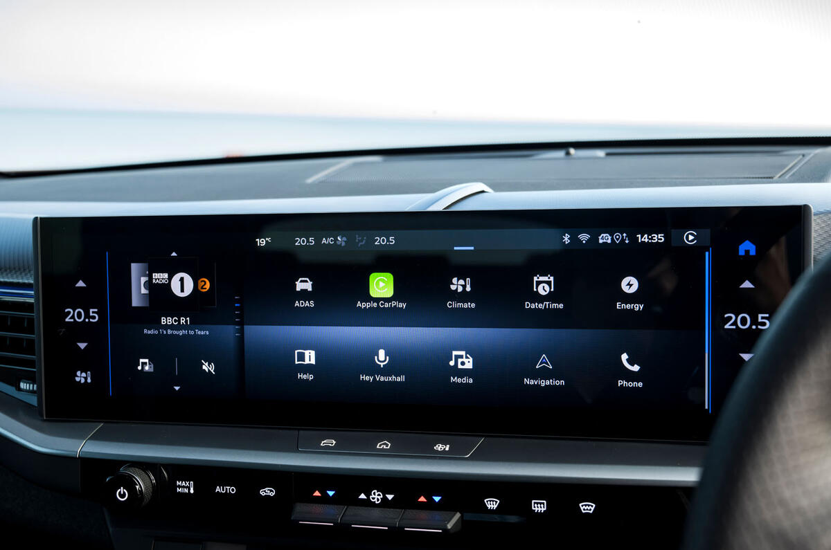 vauxhall grandland ev review 2024 15 vauxhall grandland ev review 2024 15