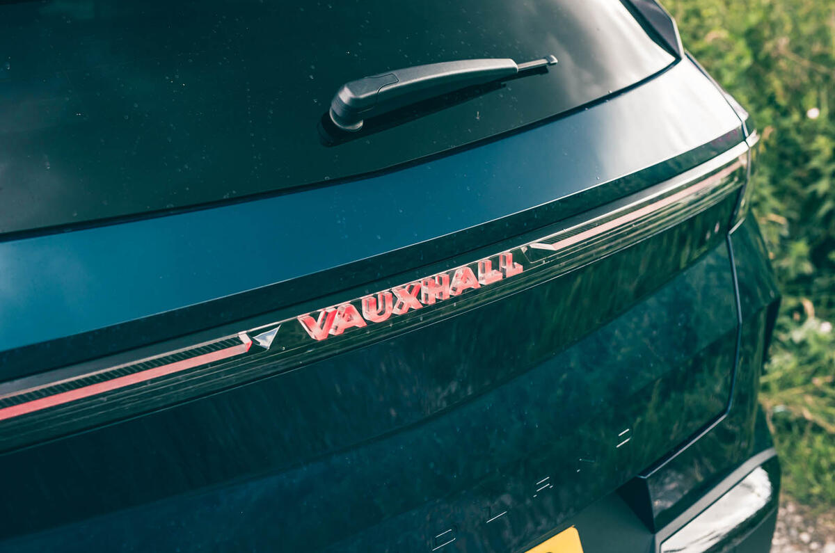 Vauxhall Grandland review 2025 006 logo Vauxhall Grandland review 2025 006 logo