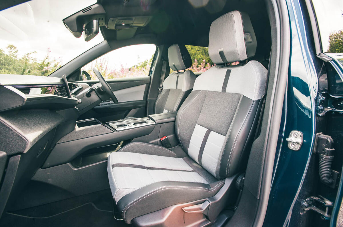 Vauxhall Grandland review 2025 018 front seats Vauxhall Grandland review 2025 018 front seats