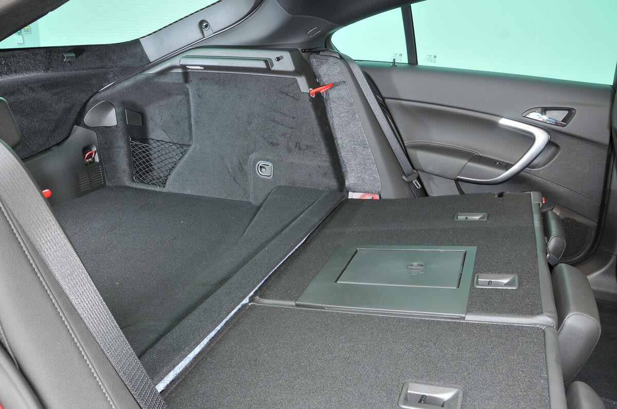 Vauxhall Insignia extended boot space