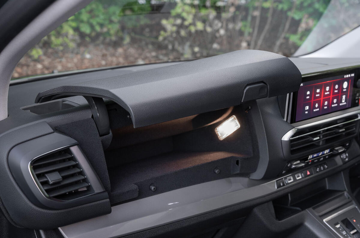 Vauxhall Vivaro Life review 2026 011