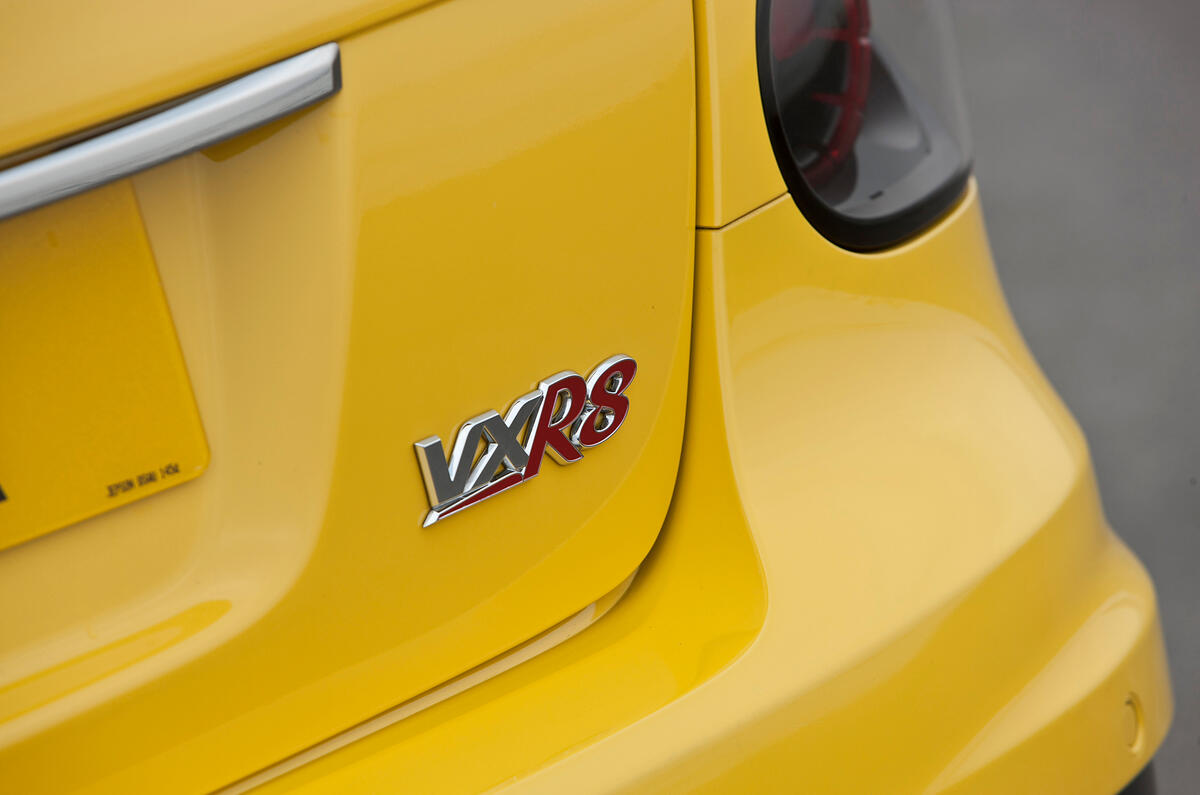 Vauxhall VXR8 badging