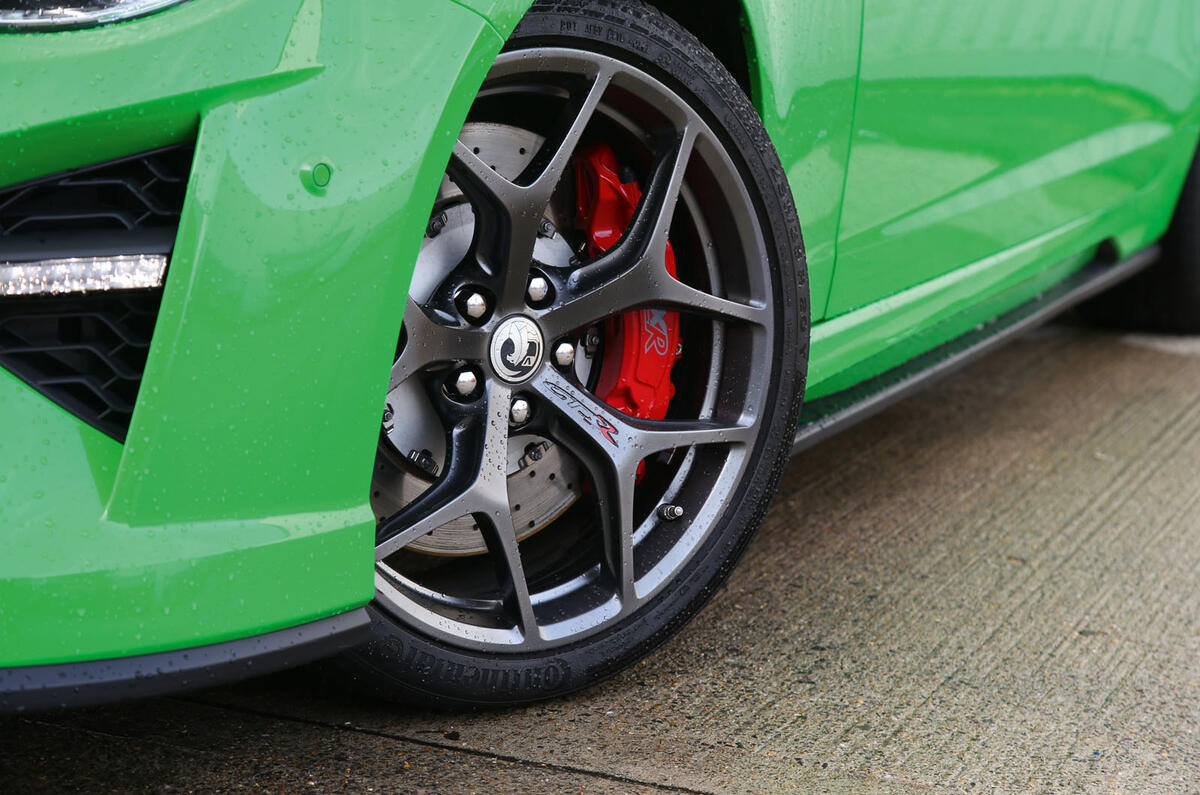 Vauxhall VXR8 GTS-R alloy wheels