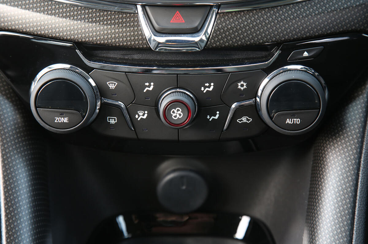 Vauxhall VXR8 GTS-R climate controls