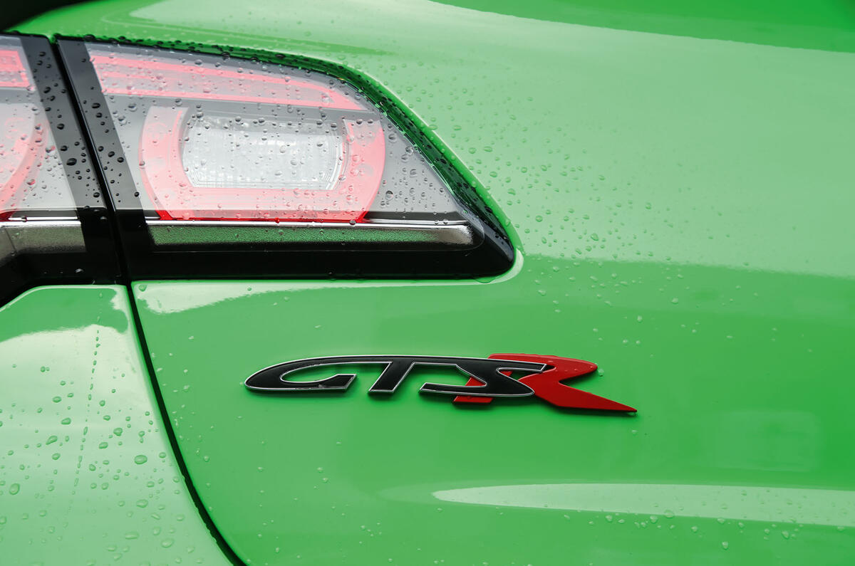 Vauxhall VXR8 GTS-R badging
