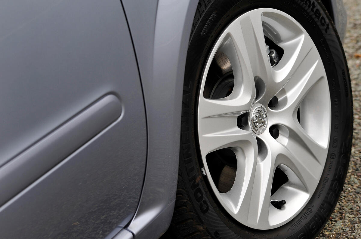 15in Vauxhall Zafira alloy wheels