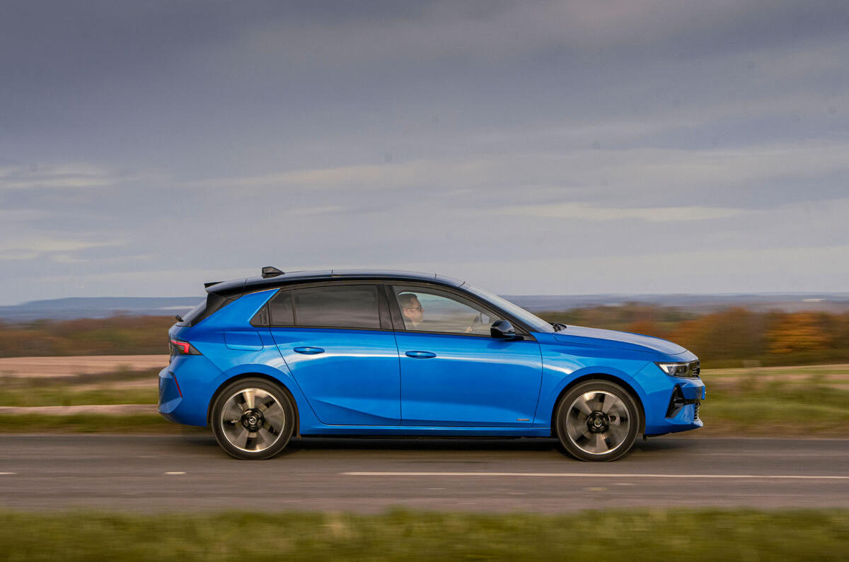 vaxuahll astra electric review 2023 24 panning side vaxuahll astra electric review 2023 24 panning side