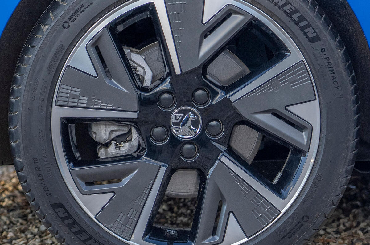 18-inch alloy wheel detail on the Astra Electric Ultimate trim