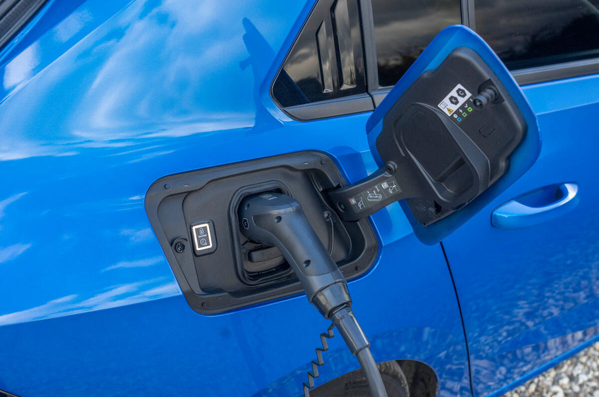 vaxuahll astra electric review 2023 36 charging port vaxuahll astra electric review 2023 36 charging port