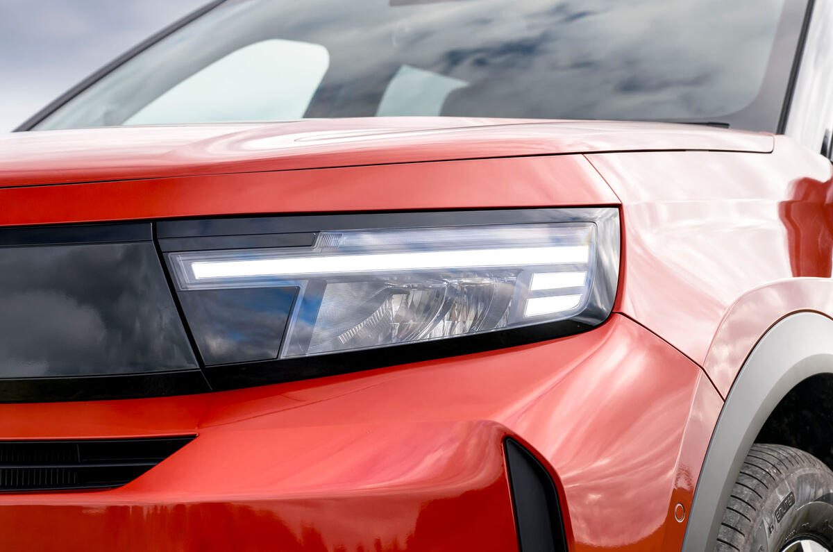 Vaxuhall Frontera Electric headlight detail Vaxuhall Frontera Electric headlight detail