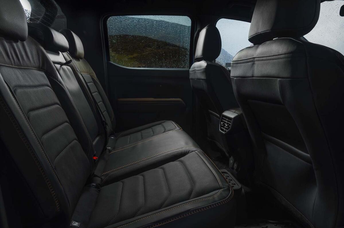 Volkswagen Amarok sièges arrière