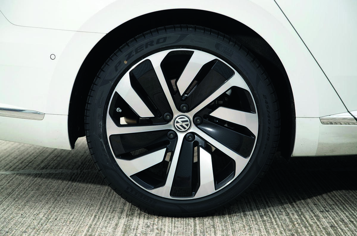 19in Volkswagen Arteon alloy wheels