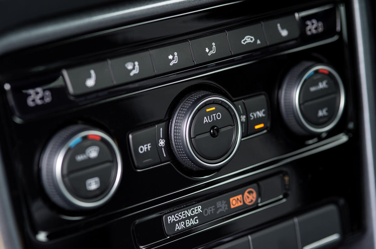 Volkswagen Beetle climate controls
