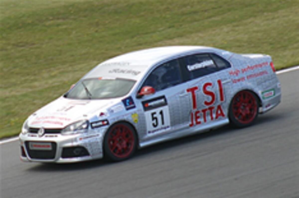 On video: VW Cup race