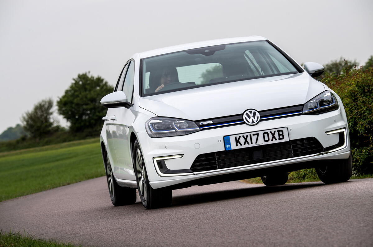 Volkswagen e-Golf cornering