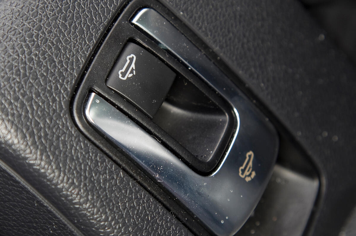 Volkswagen Eos roof controls