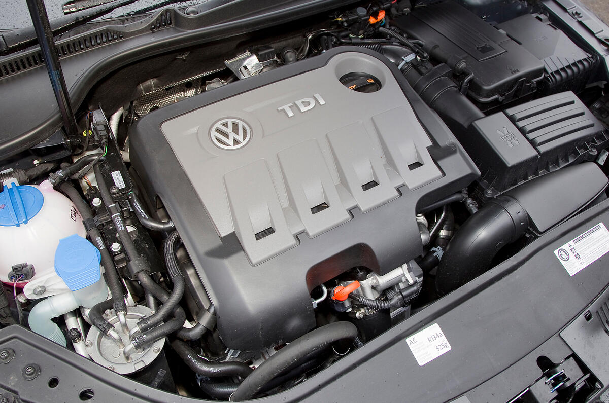 Volkswagen Eos engine bay