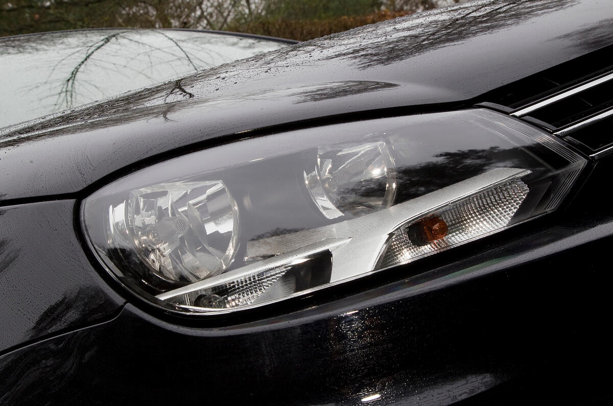 Volkswagen Eos headlight