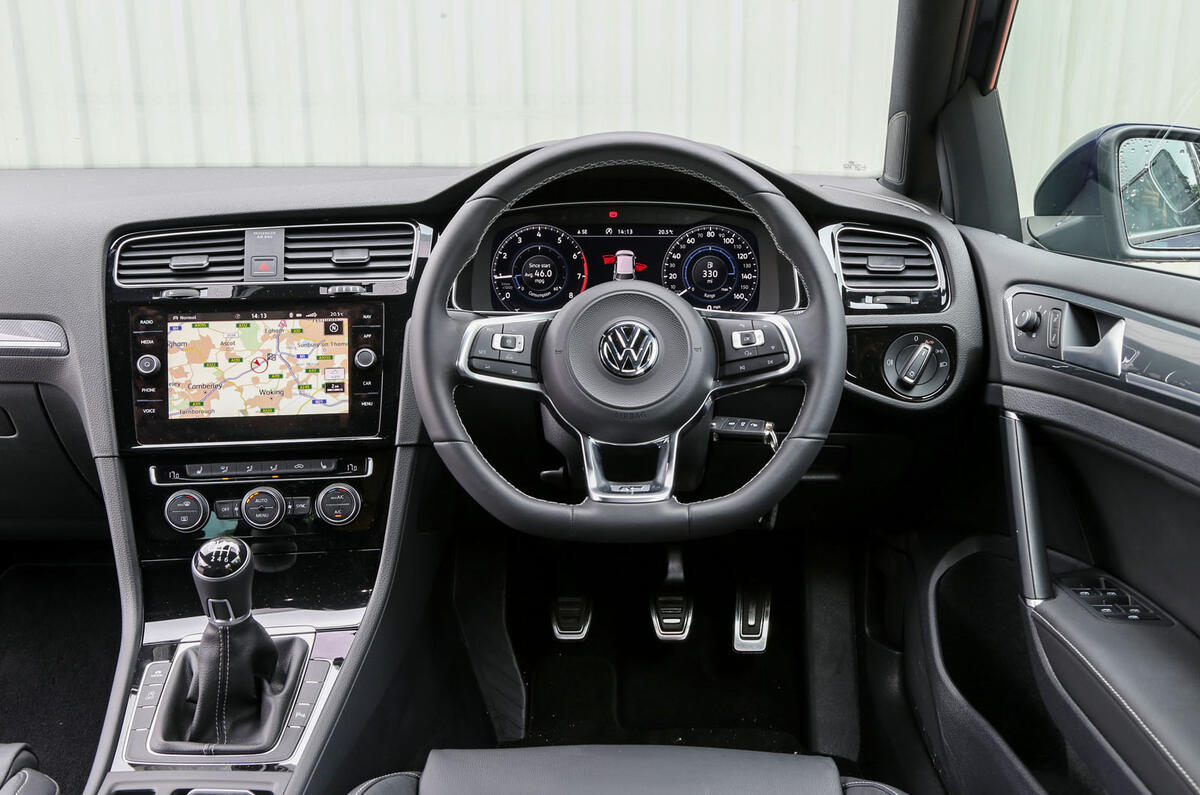 Volkswagen Golf dashboard