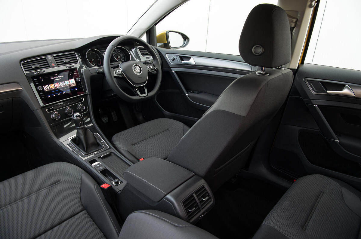 Volkswagen Golf dashboard