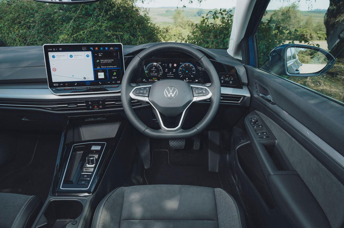 Volkswagen Golf eHybrid 2024 review dash 27 Volkswagen Golf eHybrid 2024 review dash 27
