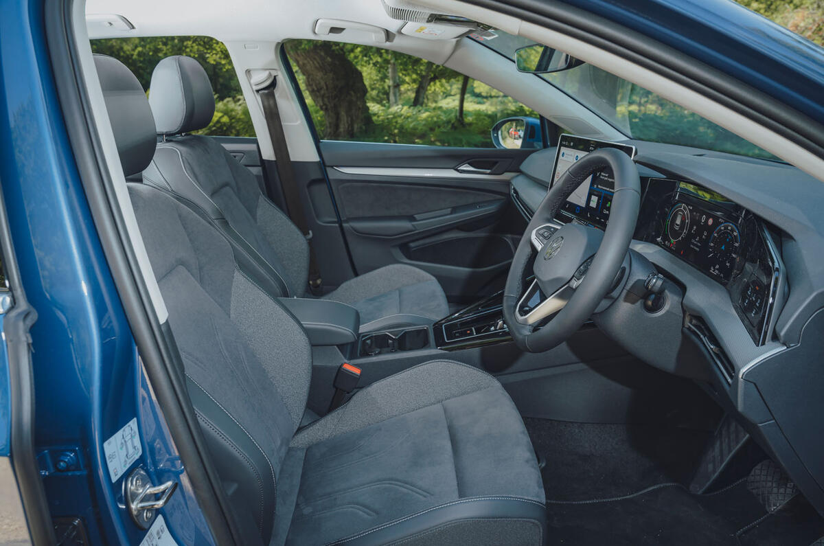 Volkswagen Golf eHybrid 2024 review front seats 35 Volkswagen Golf eHybrid 2024 review front seats 35