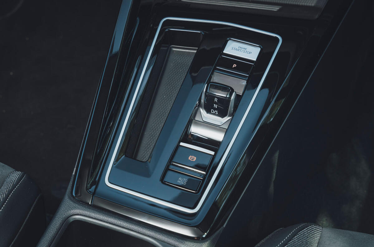 Volkswagen Golf eHybrid 2024 review gear selector 28 Volkswagen Golf eHybrid 2024 review gear selector 28