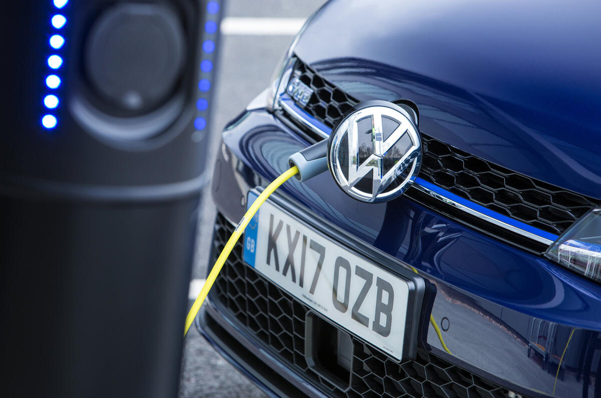 Volkswagen Golf GTE charging port